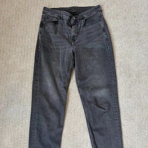 Size 8 long curvy American Eagle mom jeans
